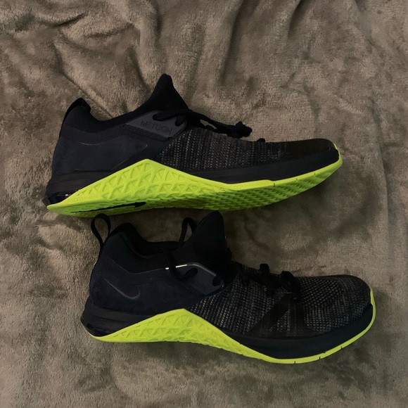 nike metcon flyknit 3 obsidian volt